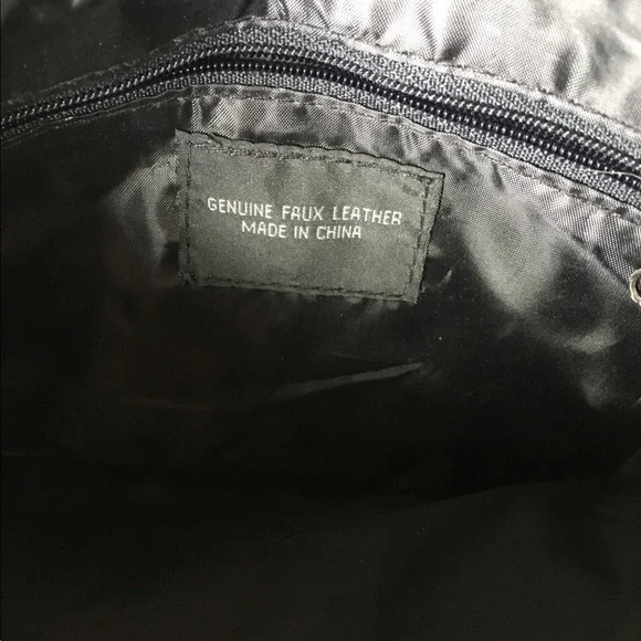 Faux leather clutch - Picture 2 of 3